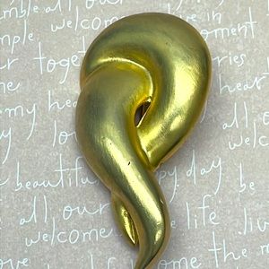 Signed Marla Buck Brooch